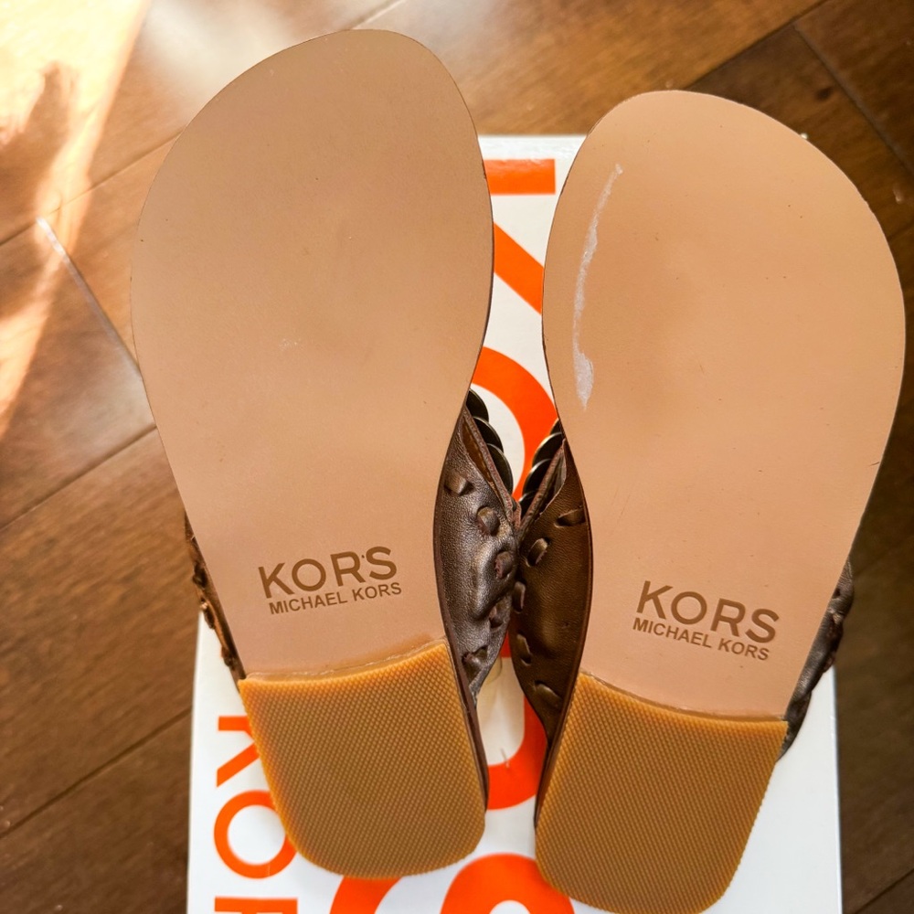 NIB Michael Kors Tan Kids Sandals with Gold Accents, Size 1 - Picture 5 of 6